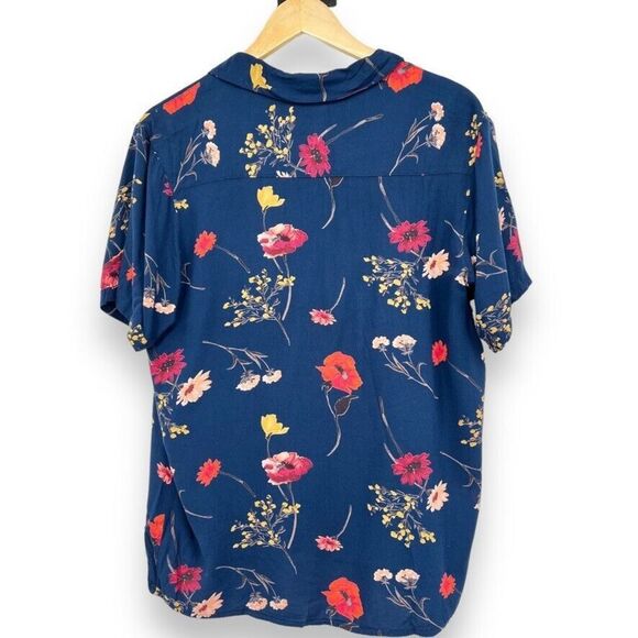 The Ilustrados Women's M Blue Short Sleeve Daisy Collared Button Down Blouse - Picture 2 of 5